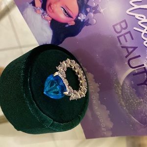 Woman’s Ring